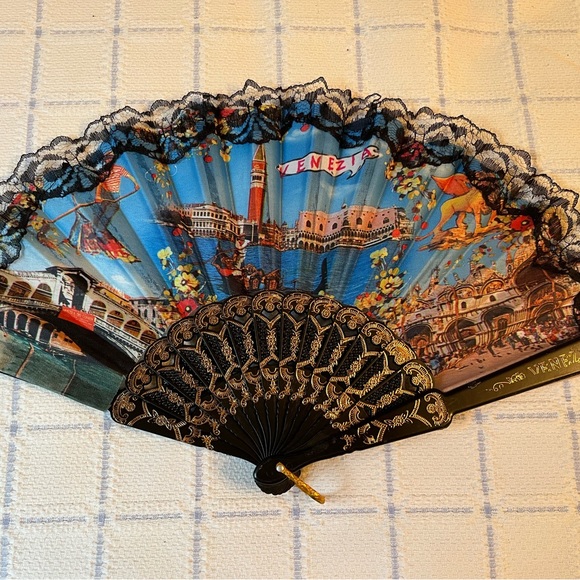 Handheld Fan-Made in Venice, Italy🇮🇹 - Picture 3 of 5